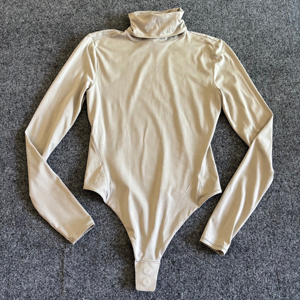 Lululemon Wundermost Ultra Soft Nulu Turtleneck Bodysuit Tan Small LW1EDTS